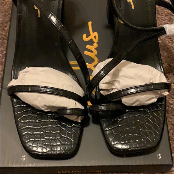 Lulus heels - Picture 4 of 7